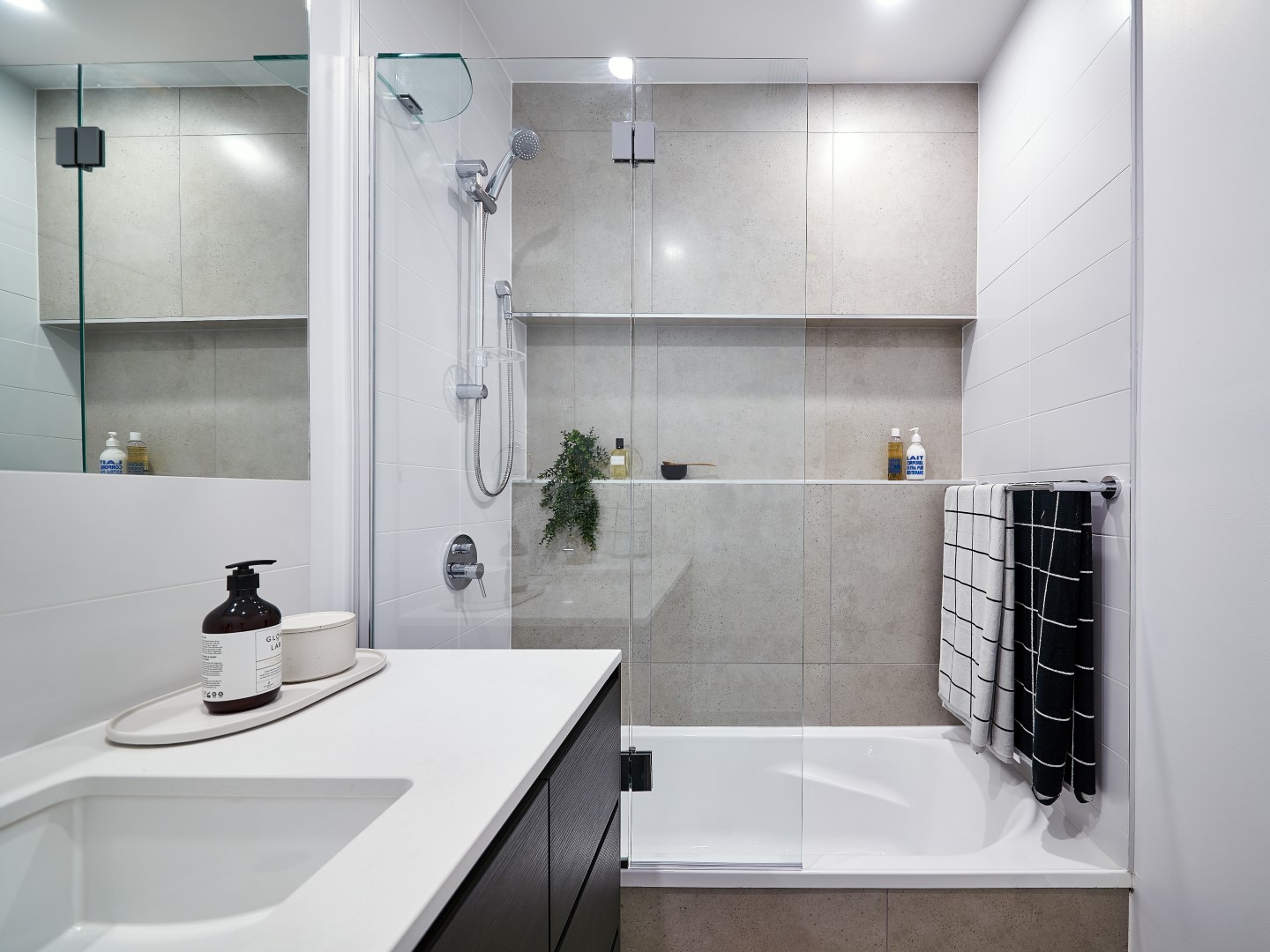 Frameless Pivot Shower Screens