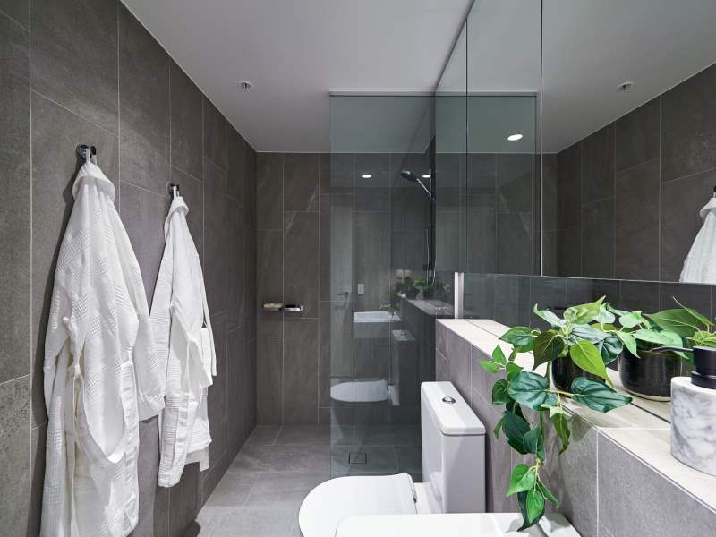 Frameless Hinged Shower Screens