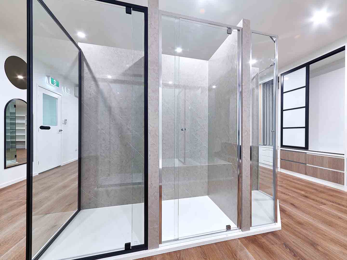 Overlap Shower Screens