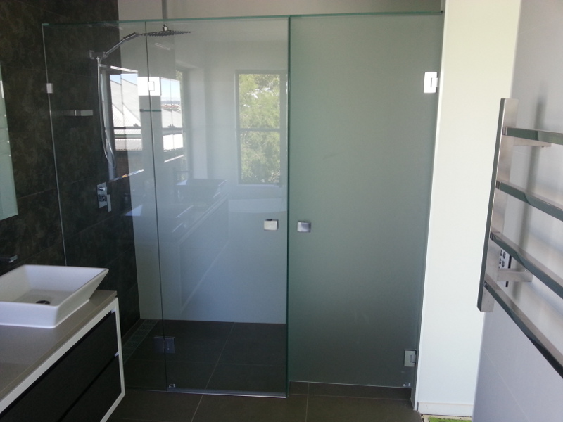 Clear & Acid Etched Frameless T-Screen (for Shower & Toilet) with Polished Silver Hinges, Clips & Polished Silver Handles