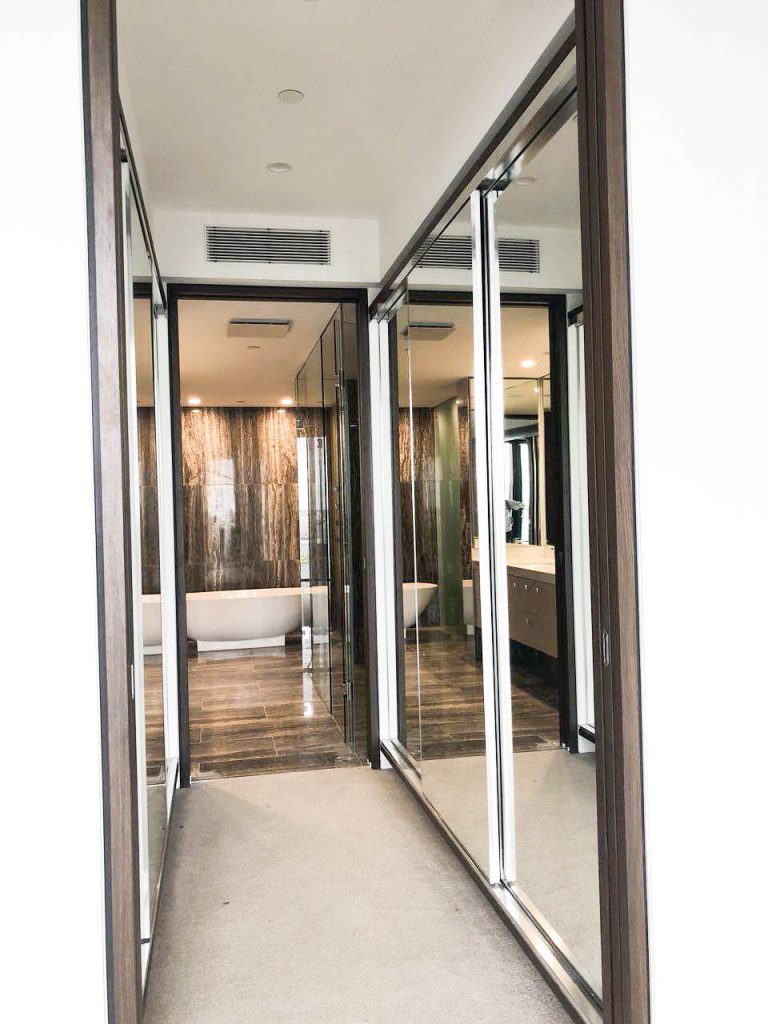 Frameless Built-in Mirrorline Robe Doors with Aluminium Silver Tracks