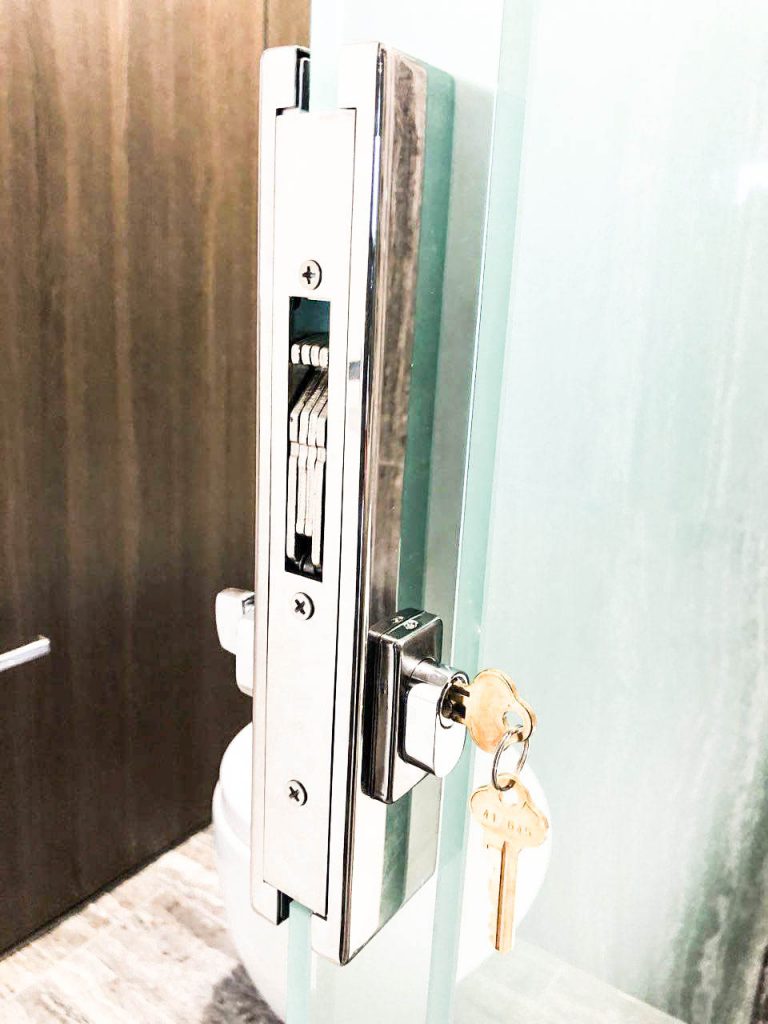 Key Lock on Frameless Acid Etched T-Screen for Shower & Toilet Area