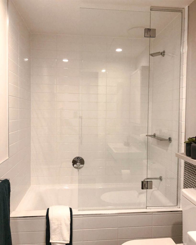 Fix & Swing Shower Screen with silver polished Hinges