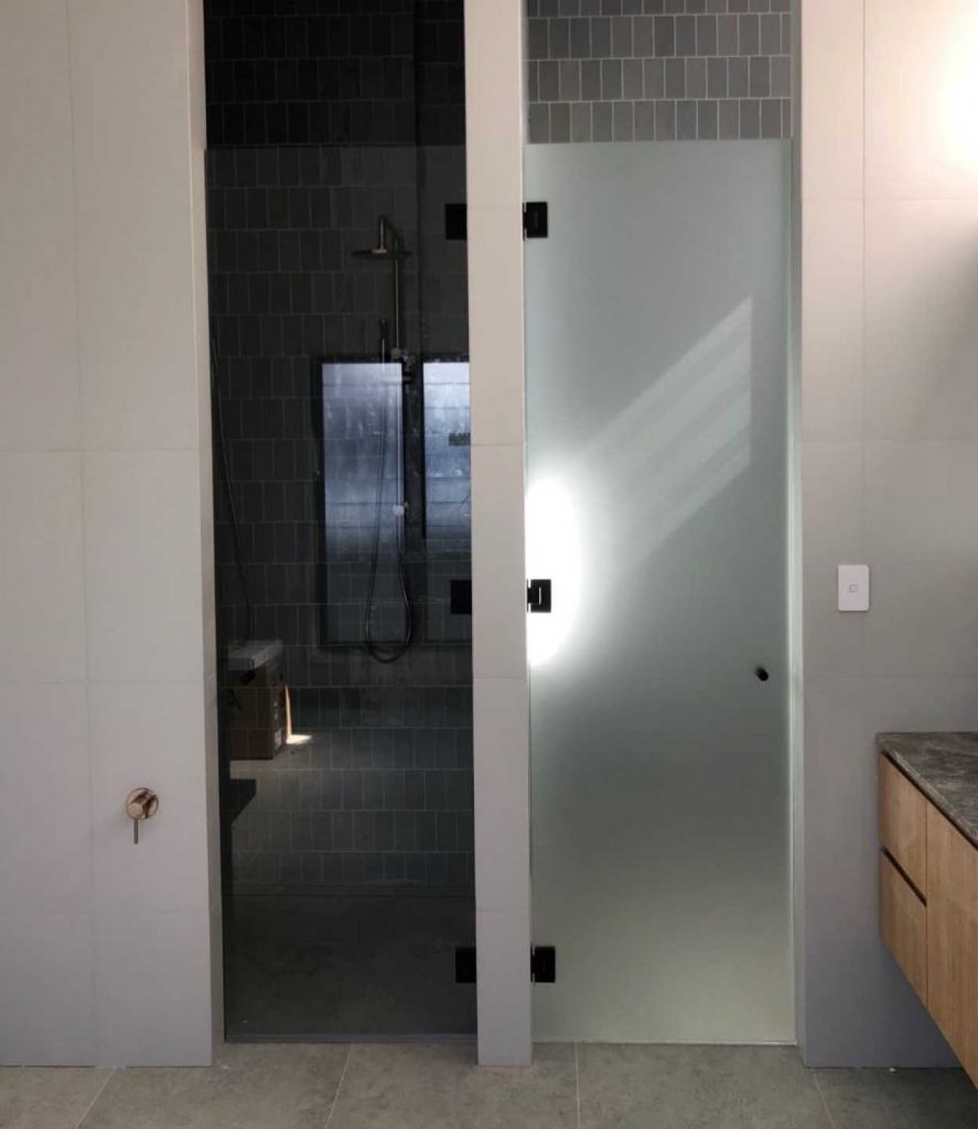 Frameless Hinged Shower Screen for shower and toilet